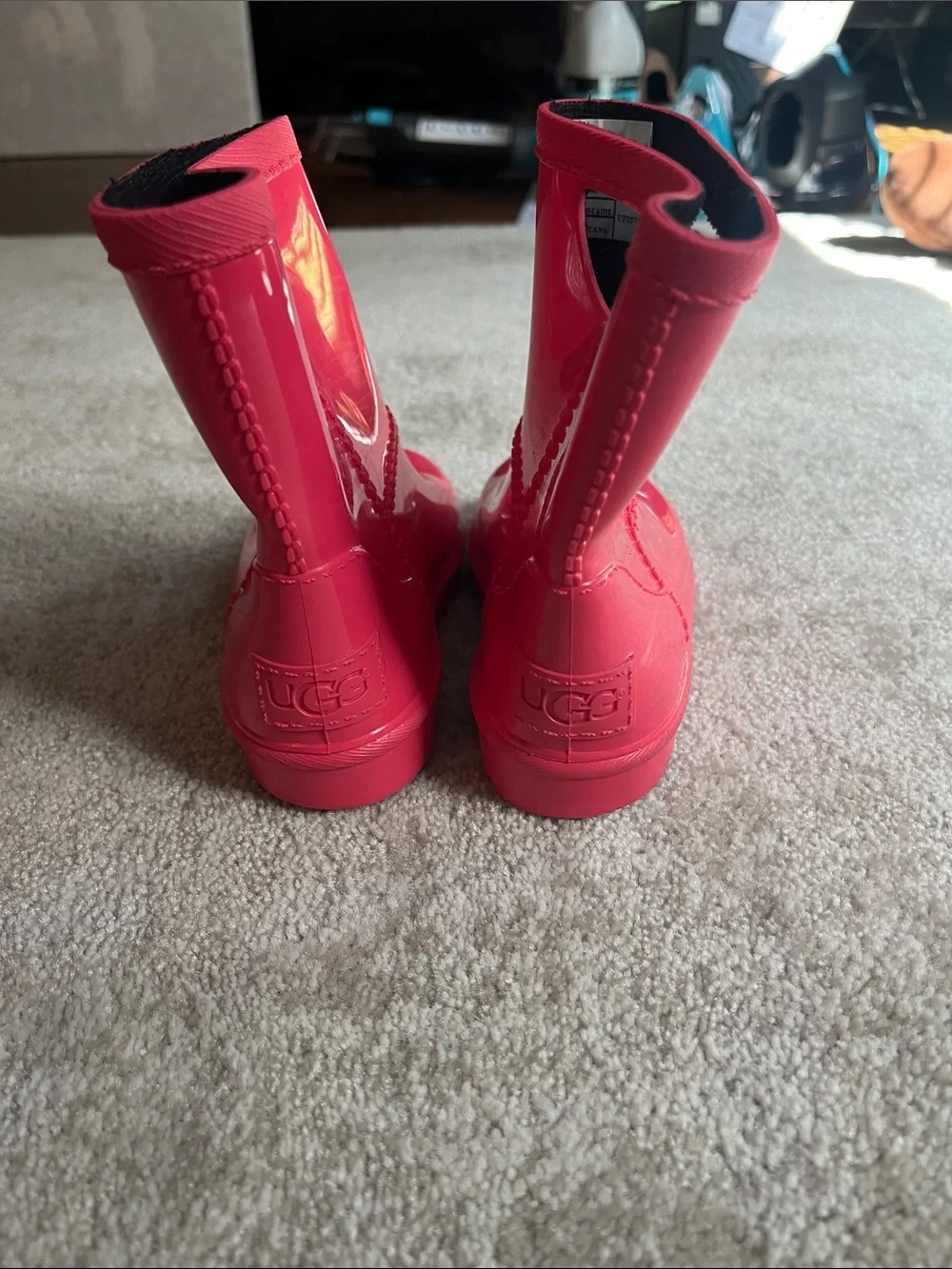 Uggs little Kids Waterproof pink Rain Boots size 7